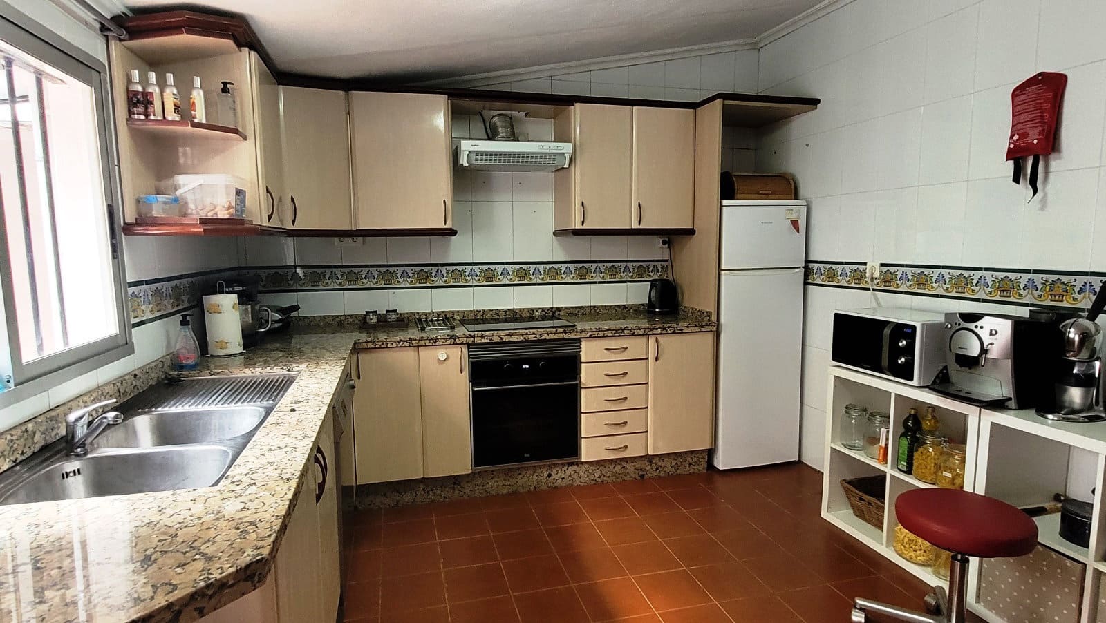 4 bedroom Villa for sale in Ontinyent with pool garage - € 250,000 (Ref: 9950886)