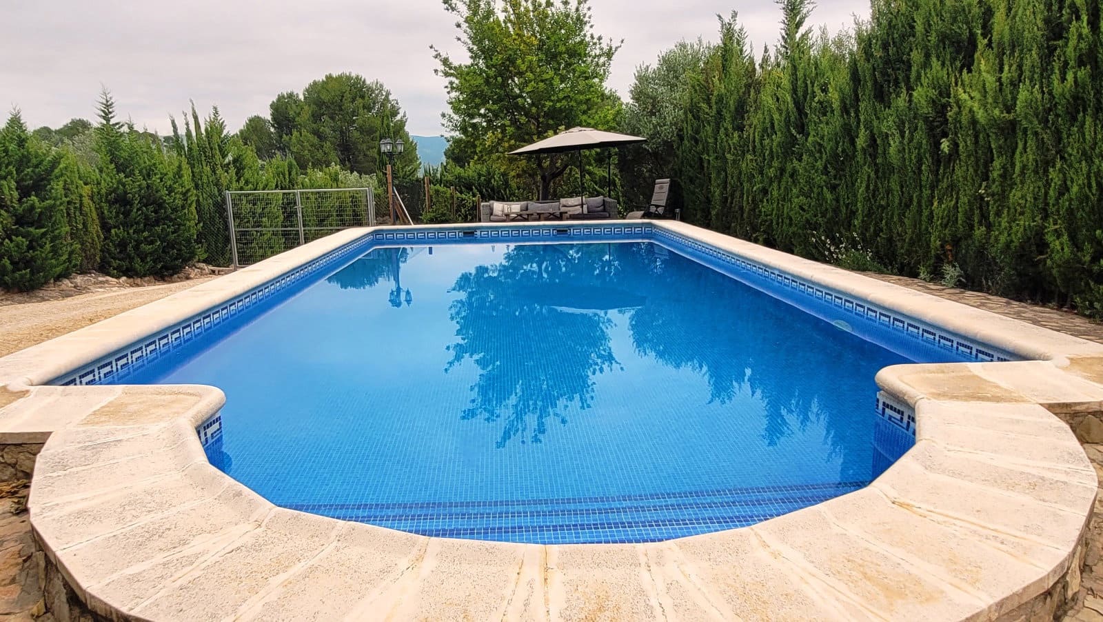 4 bedroom Villa for sale in Ontinyent with pool garage - € 250,000 (Ref: 9950886)