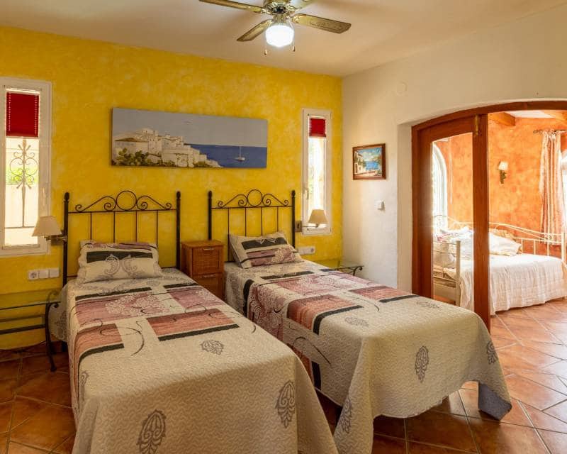 3 bedroom Villa for sale in Benissa with pool garage - € 590,000 (Ref: 10004467)