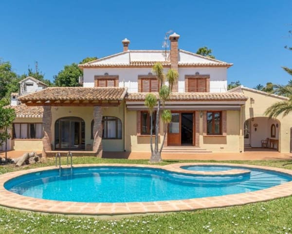 3 bedroom Villa for sale in Partida Tosal - Zona del Castellans, Javea / Xàbia with pool garage - € 1,275,000 (Ref: 10021327)
