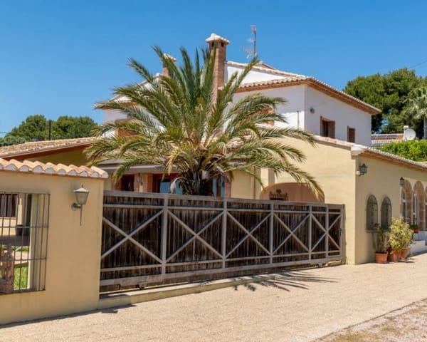 3 bedroom Villa for sale in Partida Tosal - Zona del Castellans, Javea / Xàbia with pool garage - € 1,275,000 (Ref: 10021327)
