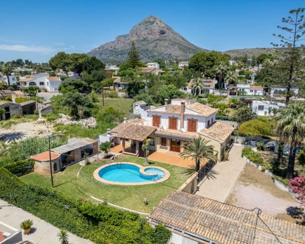 3 bedroom Villa for sale in Partida Tosal - Zona del Castellans, Javea / Xàbia with pool garage - € 1,275,000 (Ref: 10021327)