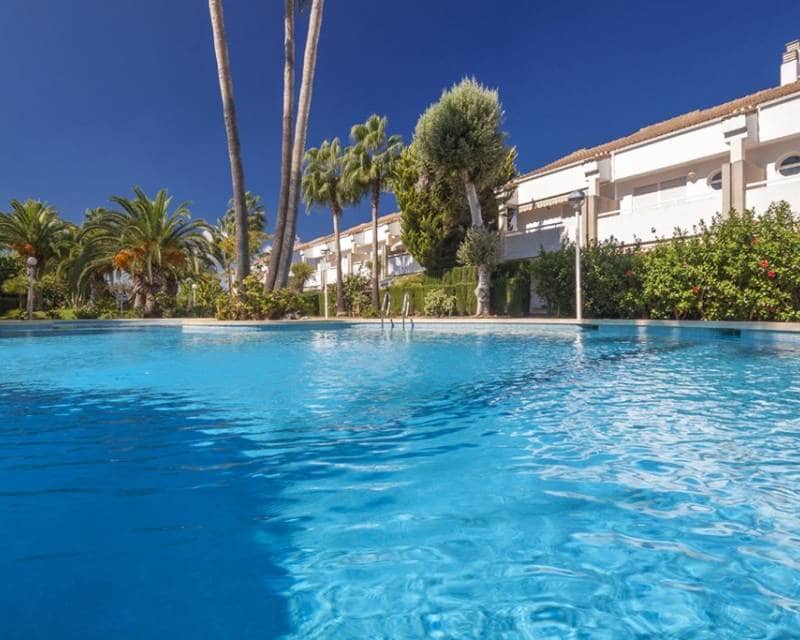 3 bedroom Terraced Villa for rent in Arenal with pool garage - € 2,200 (Ref: 10021331)