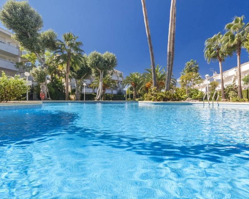 3 bedroom Terraced Villa for rent in Arenal with pool garage - € 2,200 (Ref: 10021331)