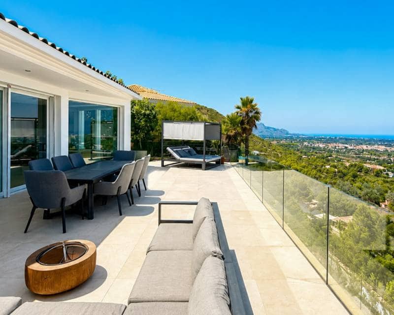 4 Zimmer Villa zu verkaufen in Denia mit Pool Garage - 1.499.000 € (Ref: 10035781)