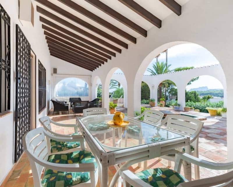 5 bedroom Villa for sale in Moraira with pool garage - € 1,699,000 (Ref: 10035782)