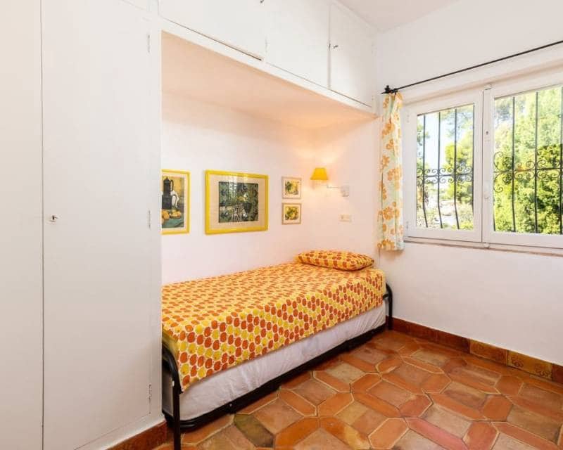 5 bedroom Villa for sale in Moraira with pool garage - € 1,699,000 (Ref: 10035782)