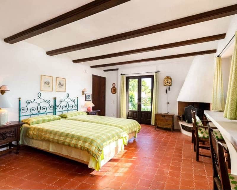 5 bedroom Villa for sale in Moraira with pool garage - € 1,699,000 (Ref: 10035782)