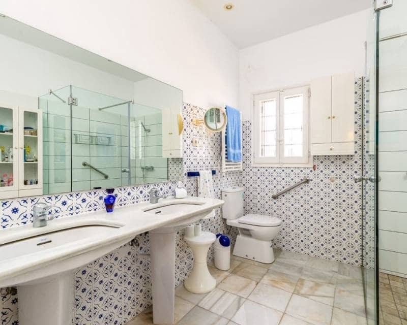 5 bedroom Villa for sale in Moraira with pool garage - € 1,699,000 (Ref: 10035782)