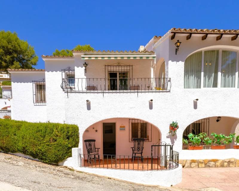 5 slaapkamer Rijtjeshuis te koop in Moraira met zwembad garage - € 545.000 (Ref: 10062974)