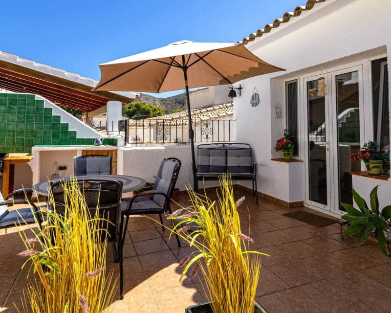 5 slaapkamer Rijtjeshuis te koop in Moraira met zwembad garage - € 545.000 (Ref: 10062974)