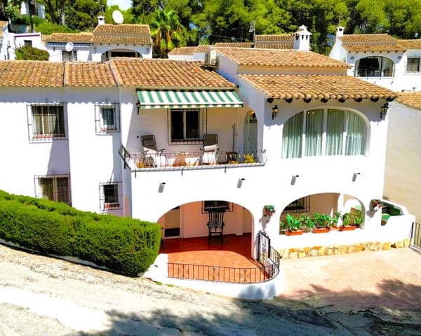 5 slaapkamer Rijtjeshuis te koop in Moraira, Teulada-Moraira met zwembad garage - € 545.000 (Ref: 10062974)