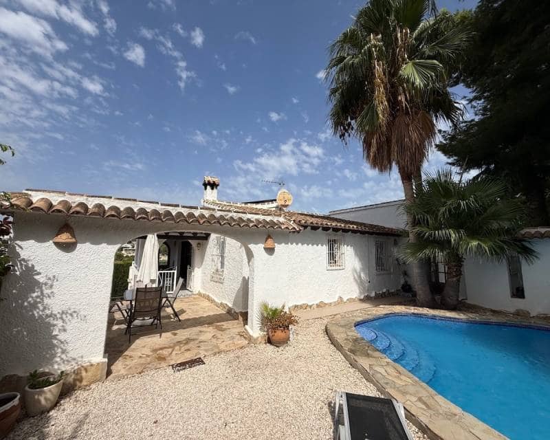 Chalet de 4 habitaciones en Moraira en venta con piscina garaje - 595.000 € (Ref: 10063718)