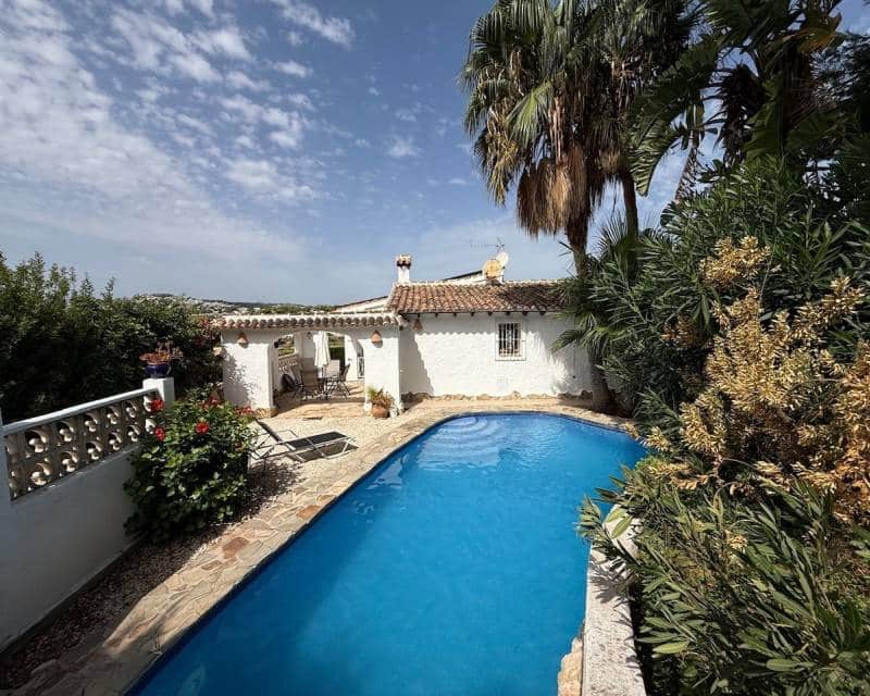 Chalet de 4 habitaciones en Moraira en venta con piscina garaje - 595.000 € (Ref: 10063718)