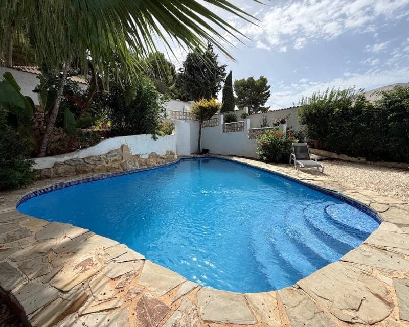 Chalet de 4 habitaciones en Moraira en venta con piscina garaje - 595.000 € (Ref: 10063718)