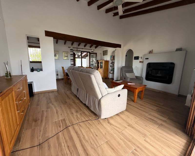 Chalet de 4 habitaciones en Moraira en venta con piscina garaje - 595.000 € (Ref: 10063718)