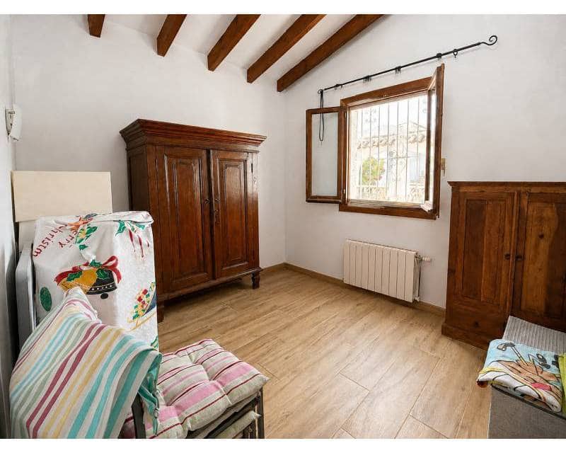 Chalet de 4 habitaciones en Moraira en venta con piscina garaje - 595.000 € (Ref: 10063718)