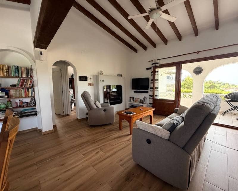 Chalet de 4 habitaciones en Moraira en venta con piscina garaje - 595.000 € (Ref: 10063718)