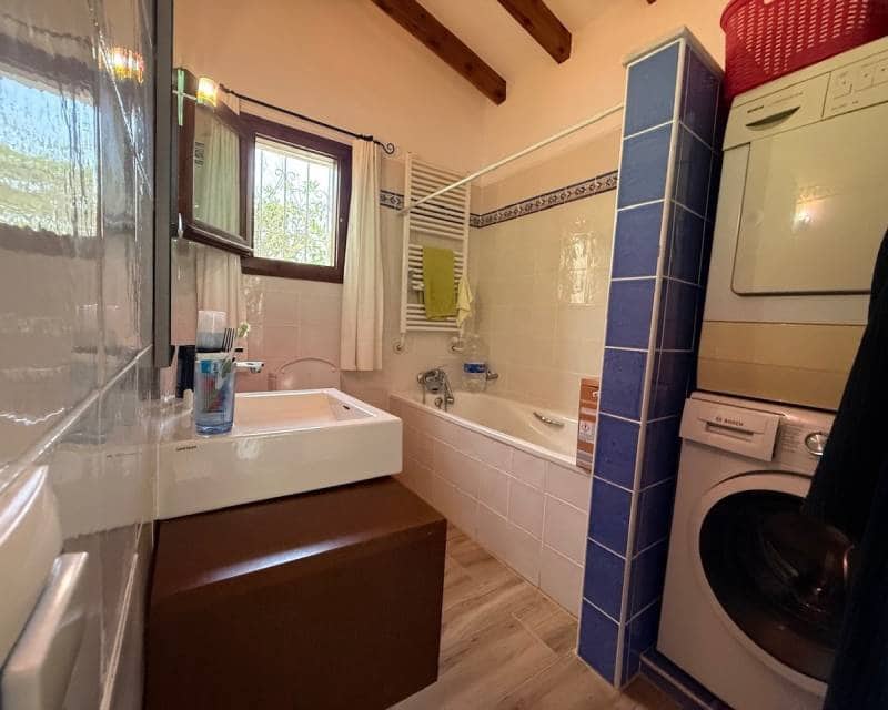 Chalet de 4 habitaciones en Moraira en venta con piscina garaje - 595.000 € (Ref: 10063718)
