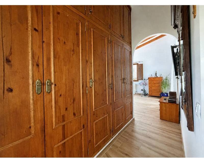Chalet de 4 habitaciones en Moraira en venta con piscina garaje - 595.000 € (Ref: 10063718)