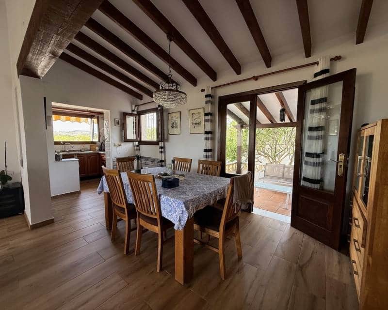 Chalet de 4 habitaciones en Moraira en venta con piscina garaje - 595.000 € (Ref: 10063718)