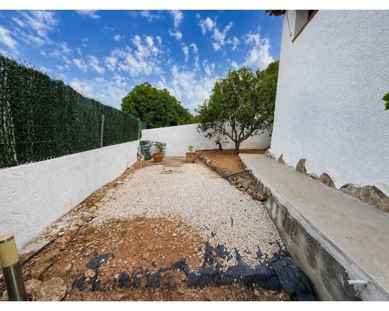 Chalet de 4 habitaciones en Moraira en venta con piscina garaje - 595.000 € (Ref: 10063718)