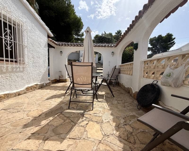Chalet de 4 habitaciones en Moraira en venta con piscina garaje - 595.000 € (Ref: 10063718)