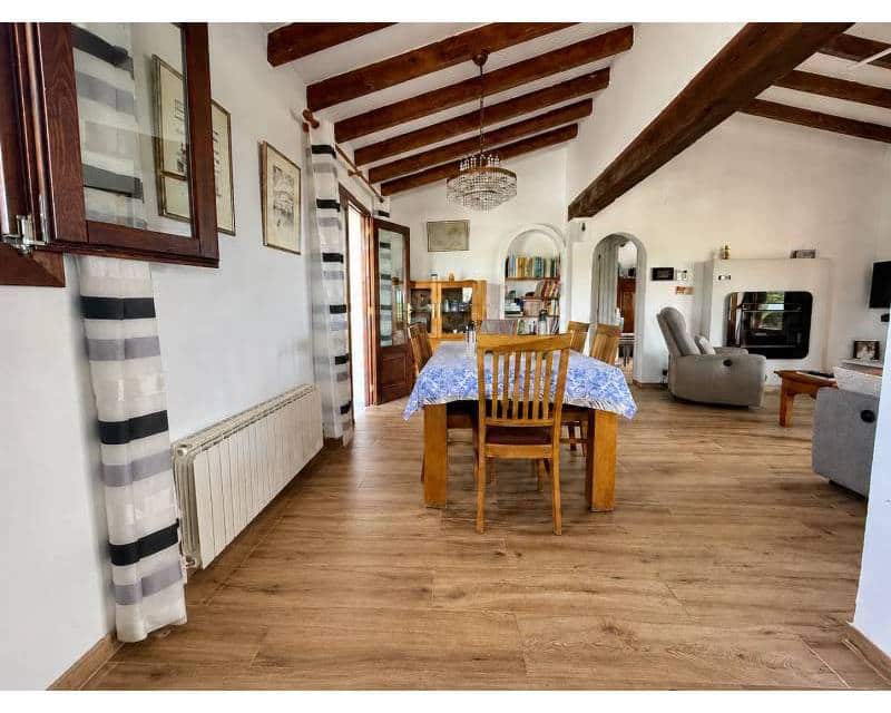 Chalet de 4 habitaciones en Moraira en venta con piscina garaje - 595.000 € (Ref: 10063718)
