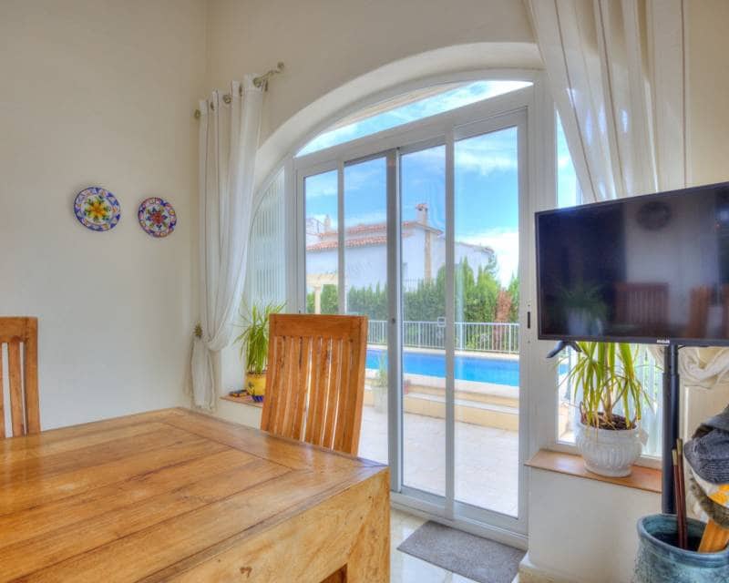 4 soveværelse Villa til salg i Benissa med swimmingpool garage - € 599.000 (Ref: 10091025)