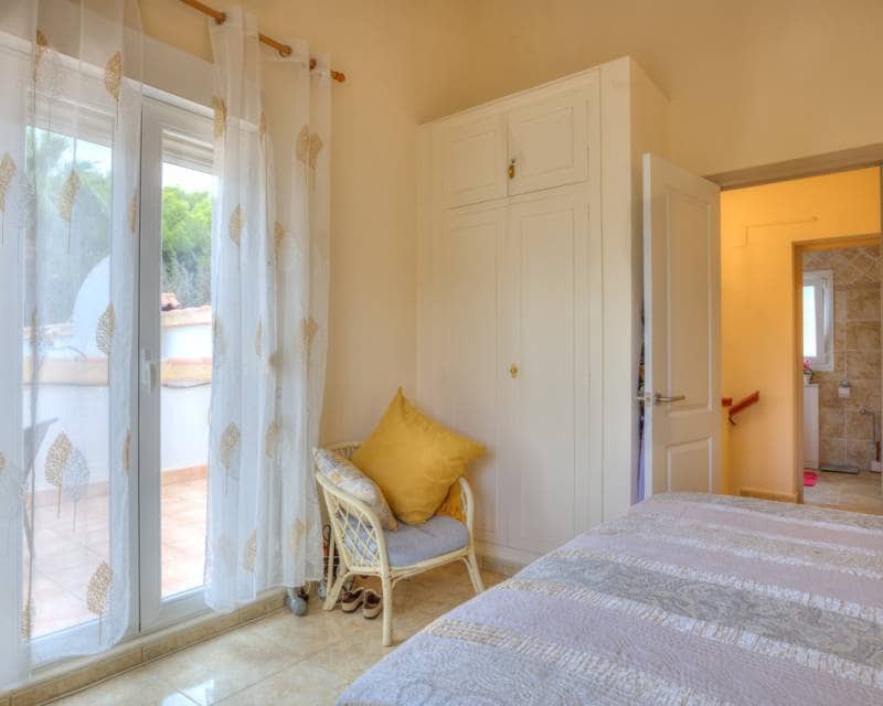 4 soveværelse Villa til salg i Benissa med swimmingpool garage - € 599.000 (Ref: 10091025)
