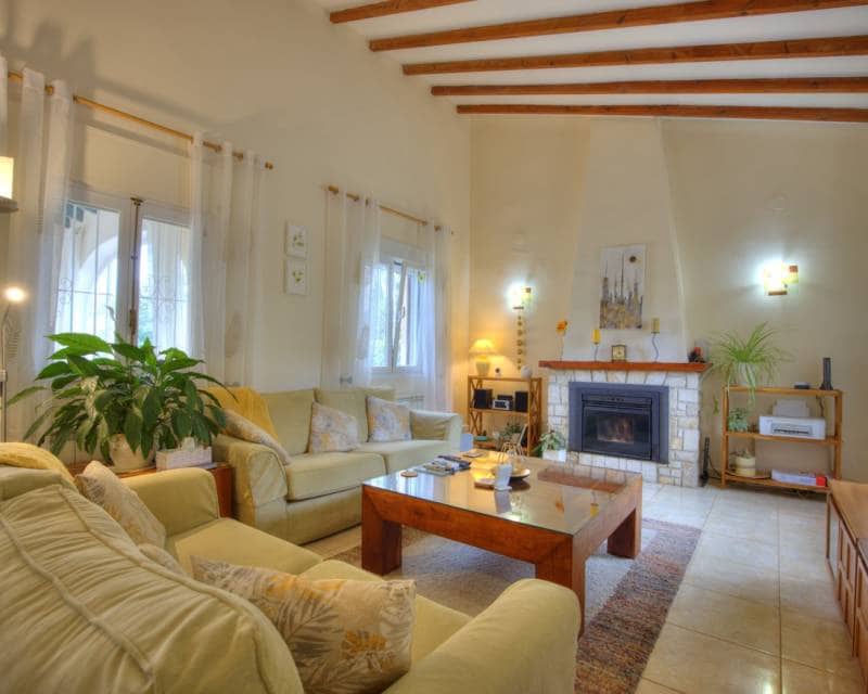 4 soveværelse Villa til salg i Benissa med swimmingpool garage - € 599.000 (Ref: 10091025)