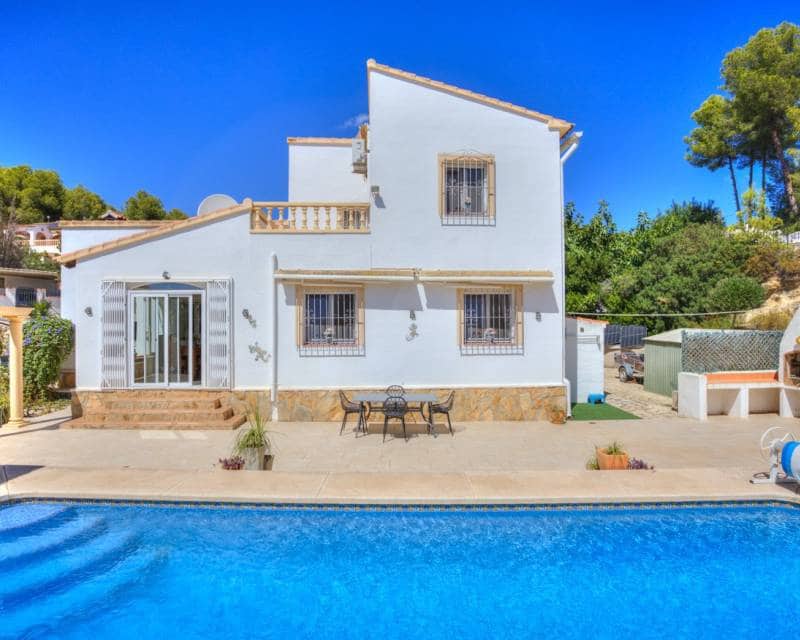 4 soveværelse Villa til salg i Benissa med swimmingpool garage - € 599.000 (Ref: 10091025)