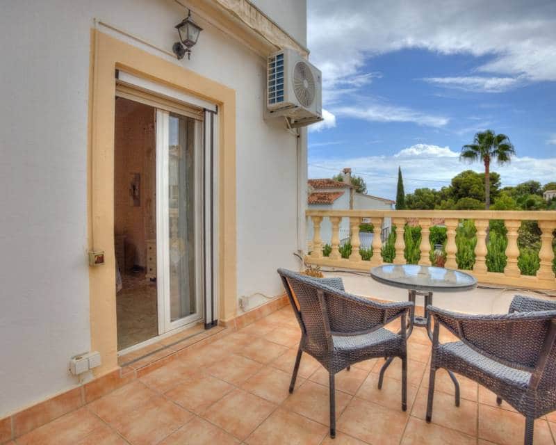 4 soveværelse Villa til salg i Benissa med swimmingpool garage - € 599.000 (Ref: 10091025)