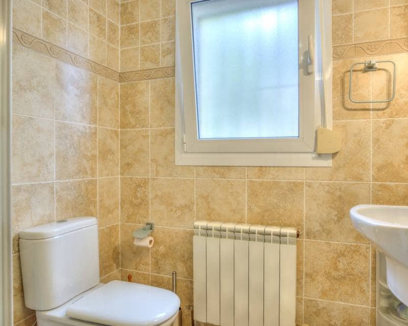 4 soveværelse Villa til salg i Benissa med swimmingpool garage - € 599.000 (Ref: 10091025)