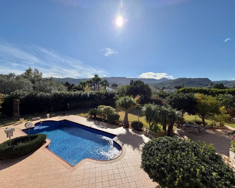 8 quarto Moradia para venda em Pedreguer com piscina garagem - 975 000 € (Ref: 10103510)