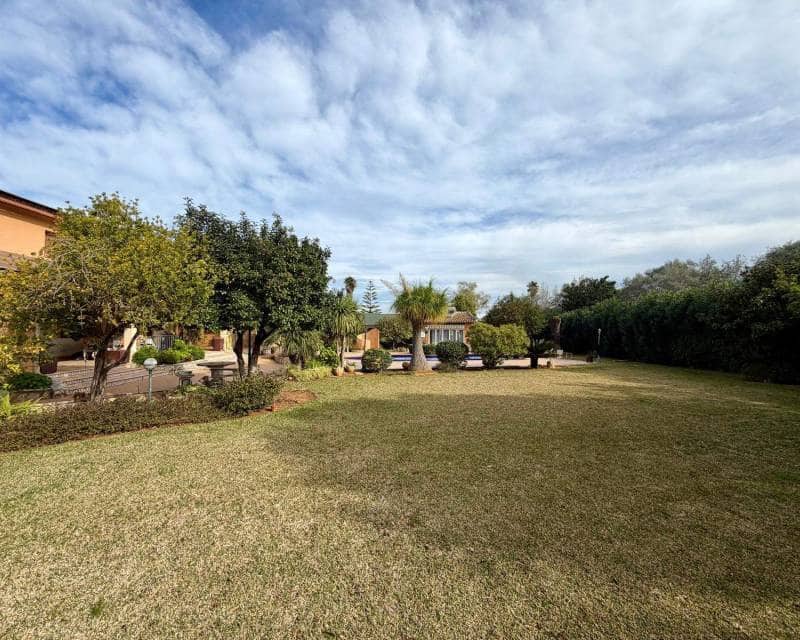 8 quarto Moradia para venda em Pedreguer com piscina garagem - 975 000 € (Ref: 10103510)