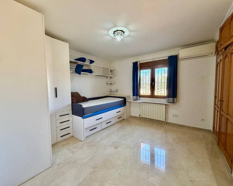 8 quarto Moradia para venda em Pedreguer com piscina garagem - 975 000 € (Ref: 10103510)