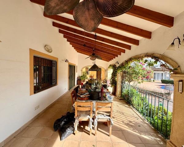 8 quarto Moradia para venda em Pedreguer com piscina garagem - 975 000 € (Ref: 10103510)