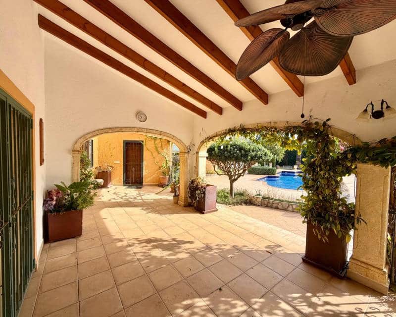 8 quarto Moradia para venda em Pedreguer com piscina garagem - 975 000 € (Ref: 10103510)