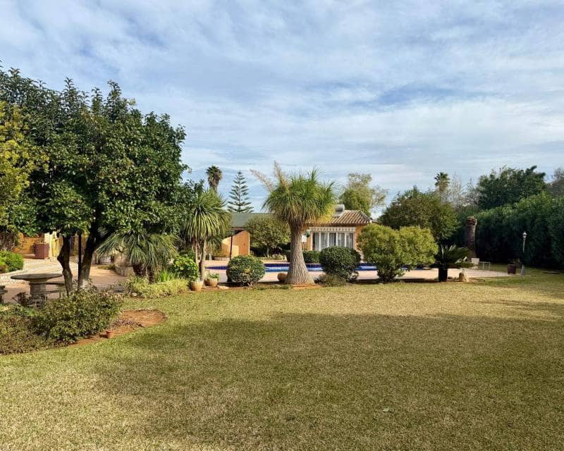8 quarto Moradia para venda em Pedreguer com piscina garagem - 975 000 € (Ref: 10103510)