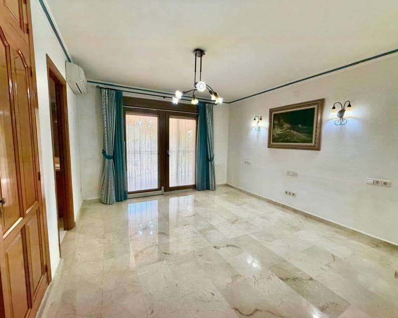 8 quarto Moradia para venda em Pedreguer com piscina garagem - 975 000 € (Ref: 10103510)