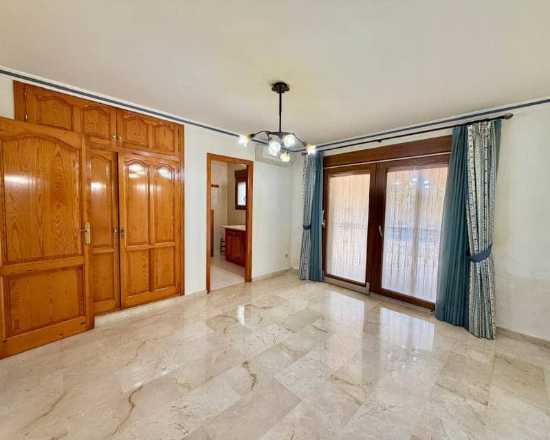 8 quarto Moradia para venda em Pedreguer com piscina garagem - 975 000 € (Ref: 10103510)