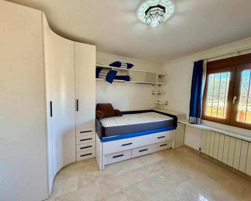 8 quarto Moradia para venda em Pedreguer com piscina garagem - 975 000 € (Ref: 10103510)