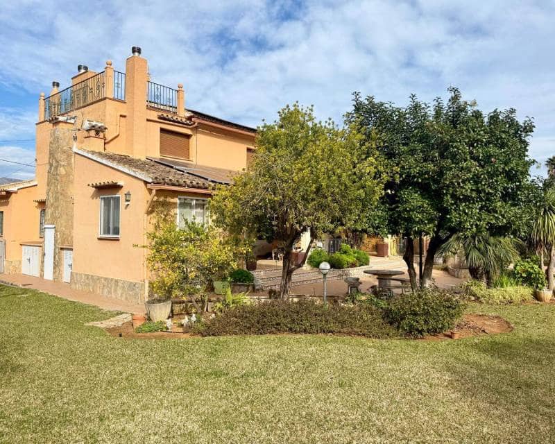 8 quarto Moradia para venda em Pedreguer com piscina garagem - 975 000 € (Ref: 10103510)
