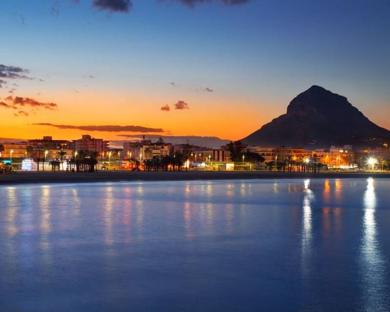 4 makuuhuone Rivitalo myytävänä paikassa Javea / Xabia - 559 000 € (Ref: 10103512)
