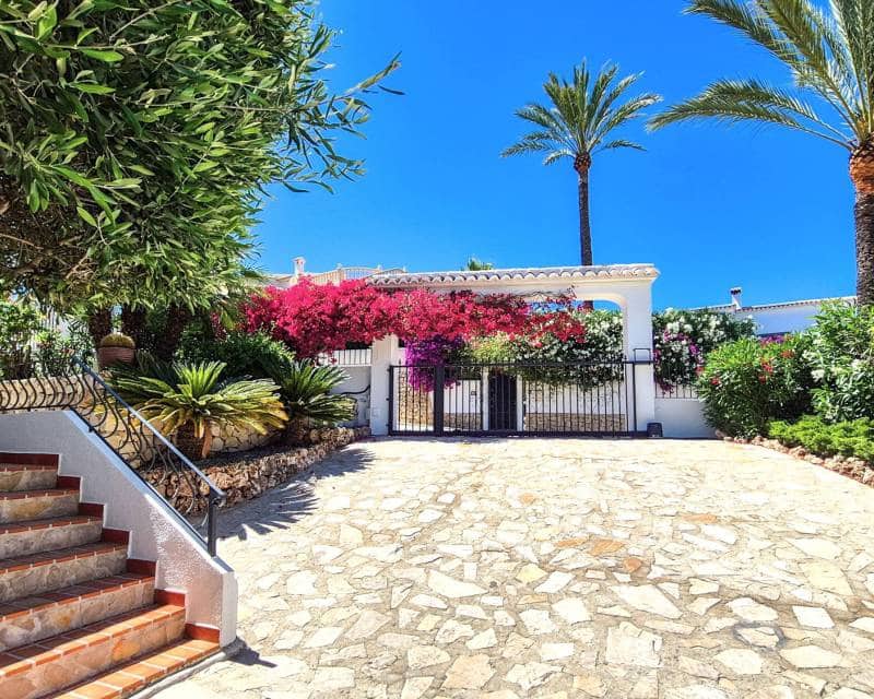 4 soverom Villa til salgs i Moraira med svømmebasseng garasje - € 1 350 000 (Ref: 10133470)
