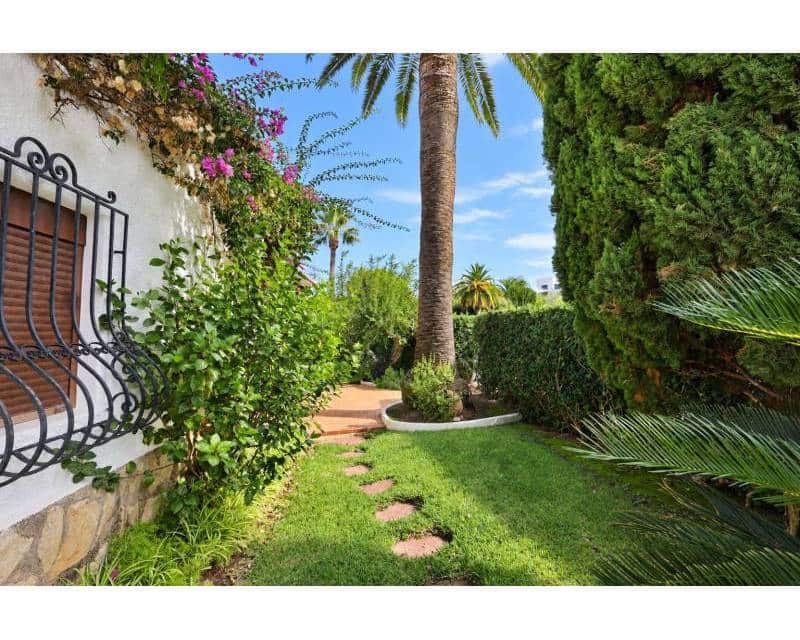 4 chambre Villa/Maison à vendre à Javea / Xabia avec piscine garage - 695 000 € (Ref: 10133473)