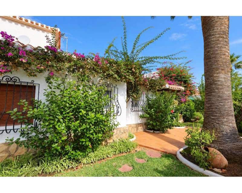 4 chambre Villa/Maison à vendre à Javea / Xabia avec piscine garage - 695 000 € (Ref: 10133473)