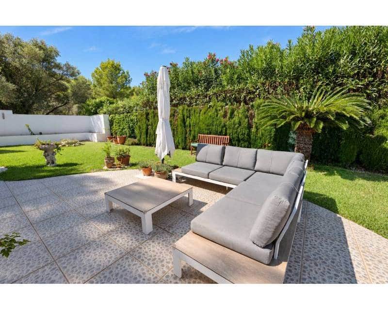 4 soveværelse Villa til salg i Javea / Xabia med swimmingpool garage - € 850.000 (Ref: 10133474)