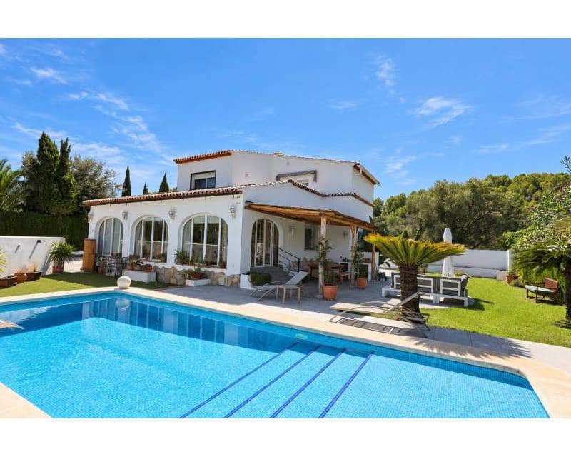 4 soveværelse Villa til salg i Javea / Xabia med swimmingpool garage - € 850.000 (Ref: 10133474)